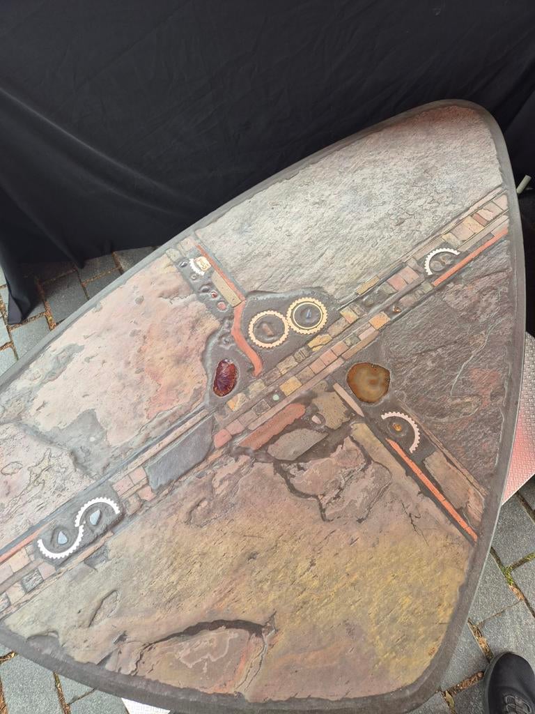 Originele gebeeldhouwde tafel van kunstenaar Addie Stam, Ophalen of Verzenden