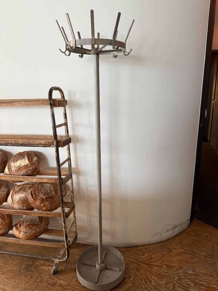 Friso kramer - kapstok industrieel, Utilisé, Métal, Portemanteau sur pied, 150 à 200 cm