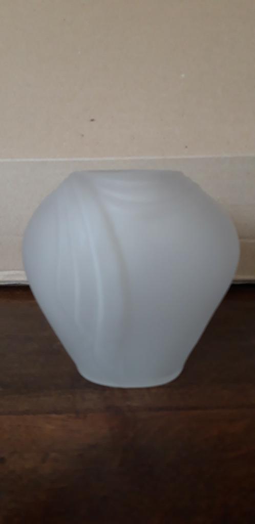 Vase en verre mat, Antiquités & Art, Enlèvement ou Envoi