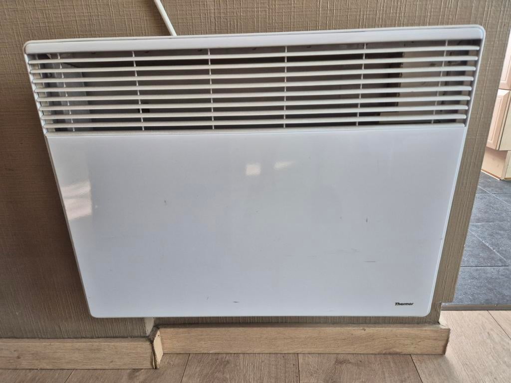 elektrische convector 1500 watt, Doe-het-zelf en Bouw, Verwarming en Radiatoren, Gebruikt, Thermostaat, Ophalen of Verzenden
