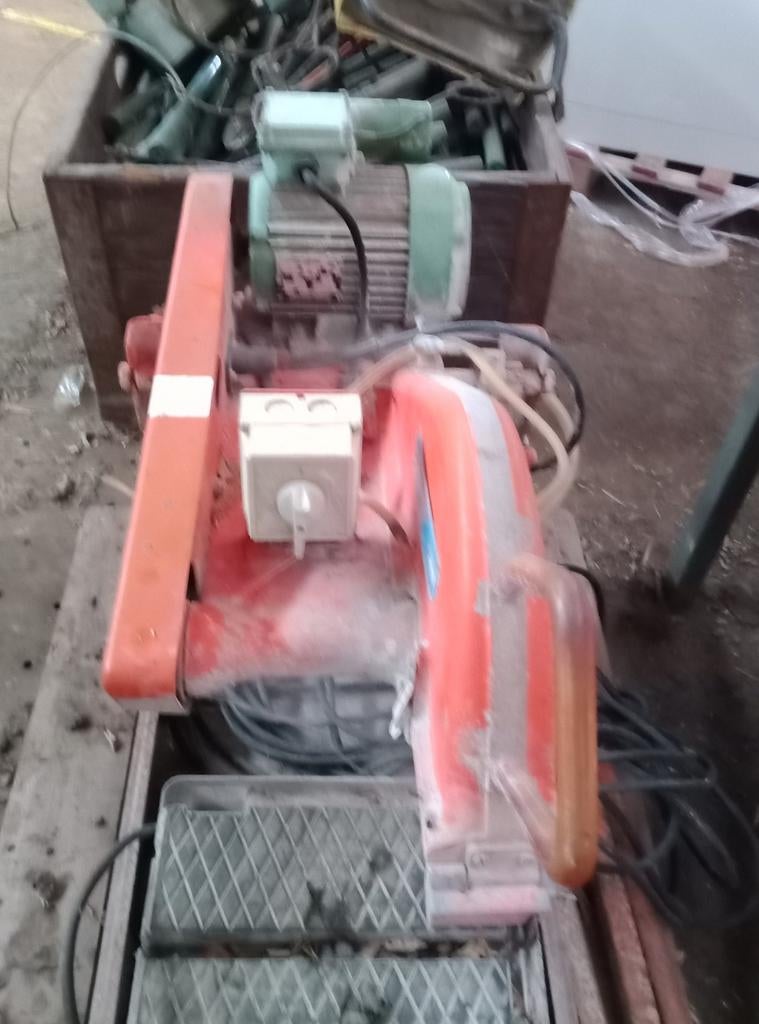 Scies à pierre Clipper et Chatal, Bricolage & Construction, Enlèvement