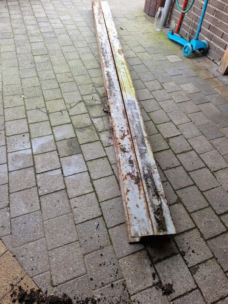 Poutrellen 2.st  Lengte is 3m breedte 10cm, Bricolage & Construction, Enlèvement, Comme neuf