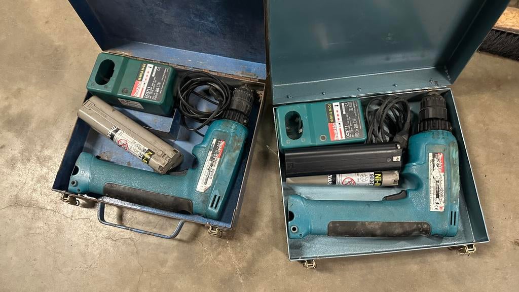 2 sets MAKITA 9095D, Enlèvement, Utilisé