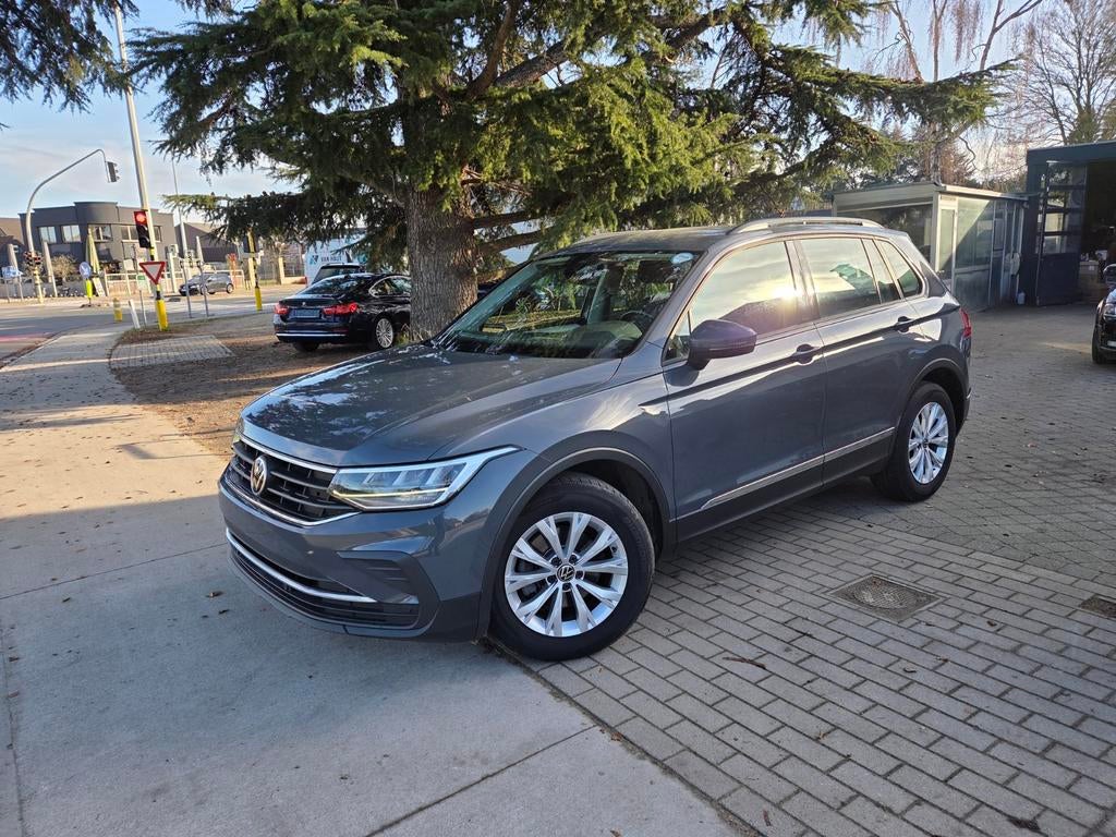 Volkswagen Tiguan 1.5TSI 2021 led koplampen Acc trekhaak, Auto's, Voorwielaandrijving, Stof, 4 cilinders, USB