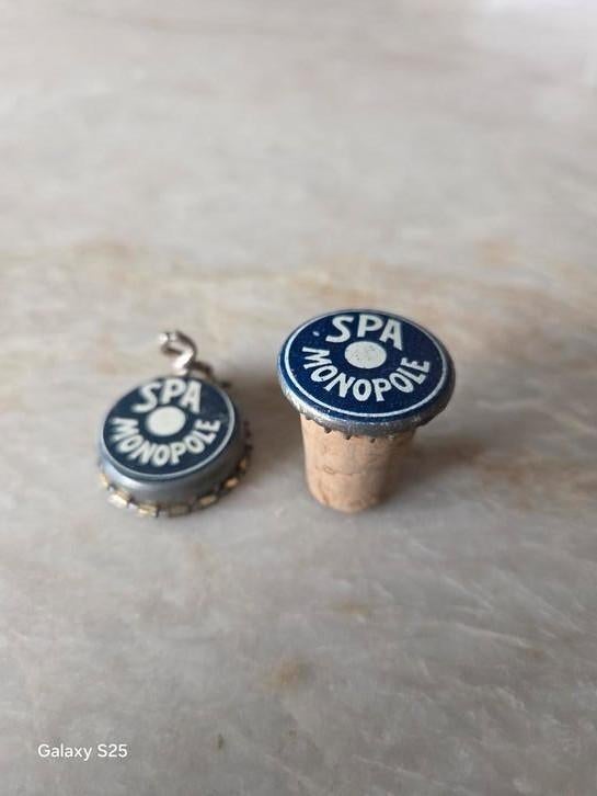 Heel oude fles doppen van SPA MONOPOLE, Ophalen of Verzenden, Nieuw