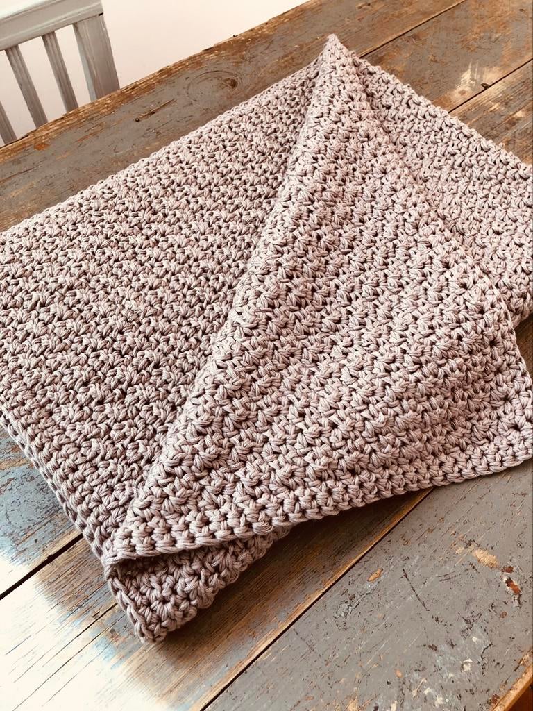 NIEUWE HANDGEMAAKTE DEKEN SPREI BABY WIEG BEDJE BIOKATOEN, Ophalen of Verzenden, Nieuw, 100 cm of meer, Deken