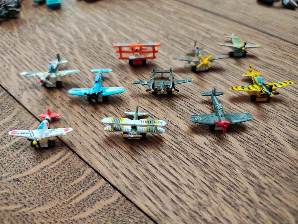 Micromachines vliegtuigen, Ophalen