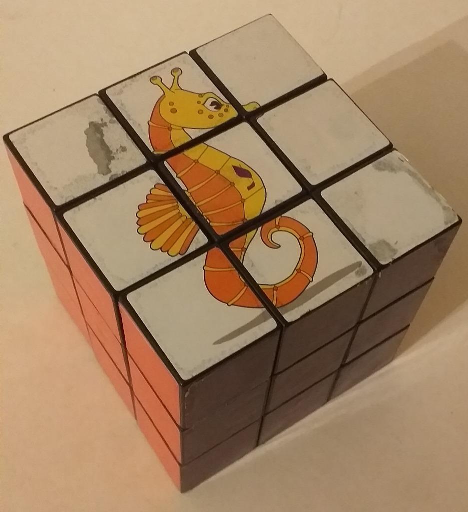 grote Rubik's cube, Qatar Marine Festival, Verzenden