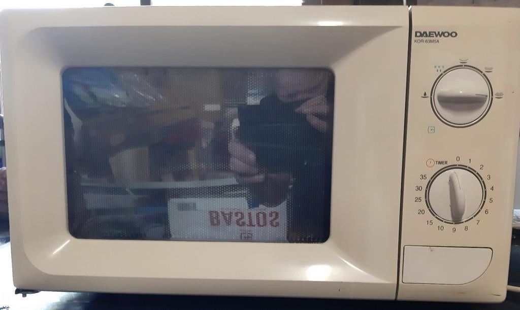Microgolf deawoo kor... wit van kleur, Ophalen, Zo goed als nieuw