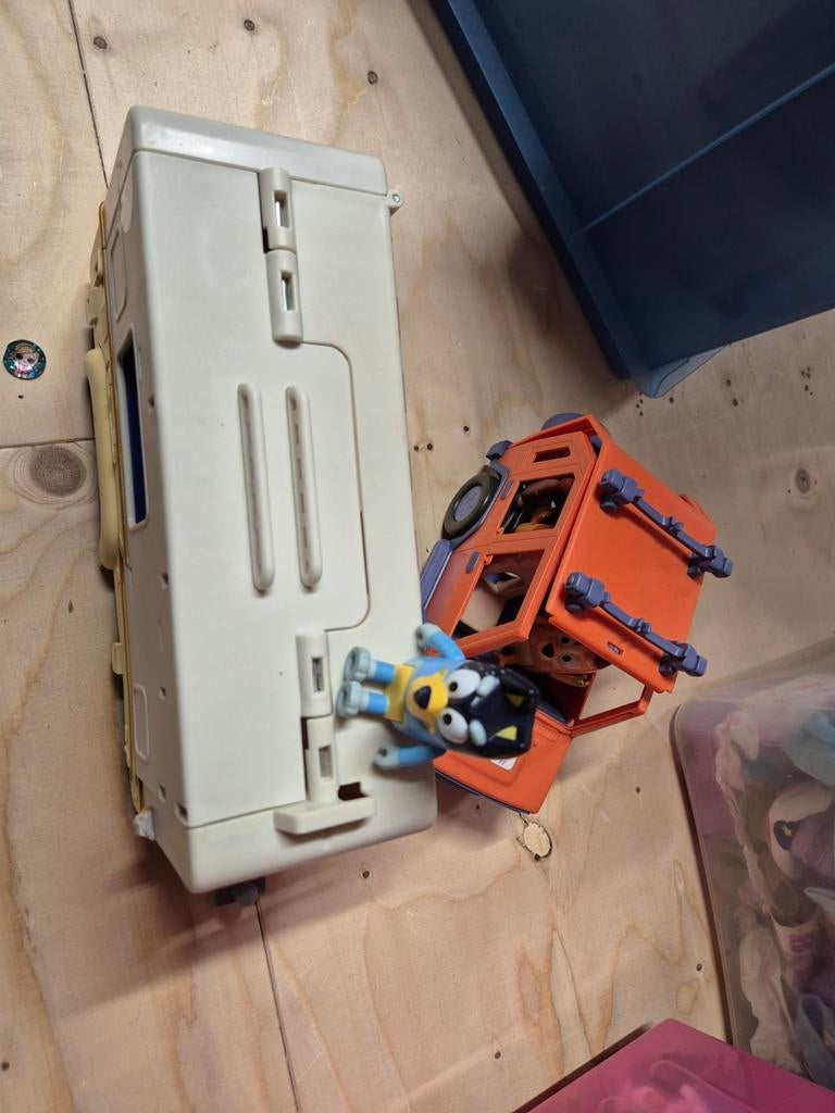 Bluey camper en jeep met Bluey figuur, Kinderen en Baby's, Speelgoed | Actiefiguren, Ophalen