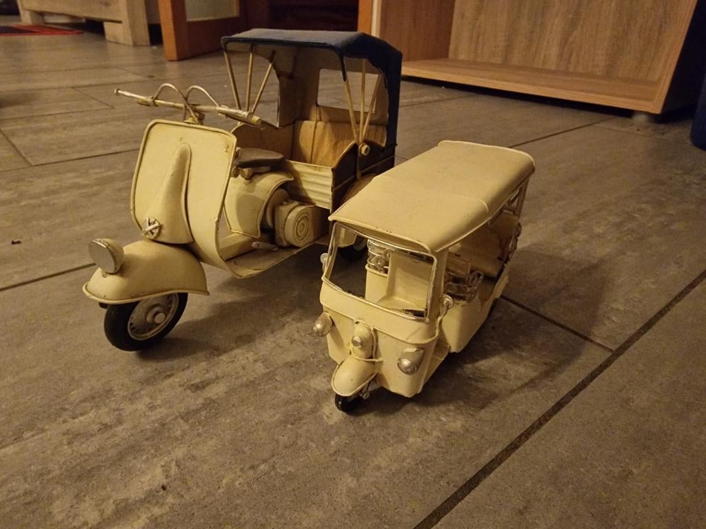 Décoration de voiture et de moto en fer - une collection, Enlèvement, Comme neuf, Voiture