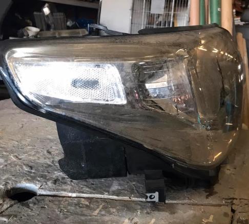 Toyota Landcruiser 200 koplamp, Ophalen, Gebruikt, Toyota