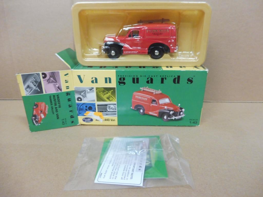 1:43 Vanguards Austin A40 Van 1950 Thames Valley Publicity, Ophalen of Verzenden, Zo goed als nieuw, Auto, Vanguards