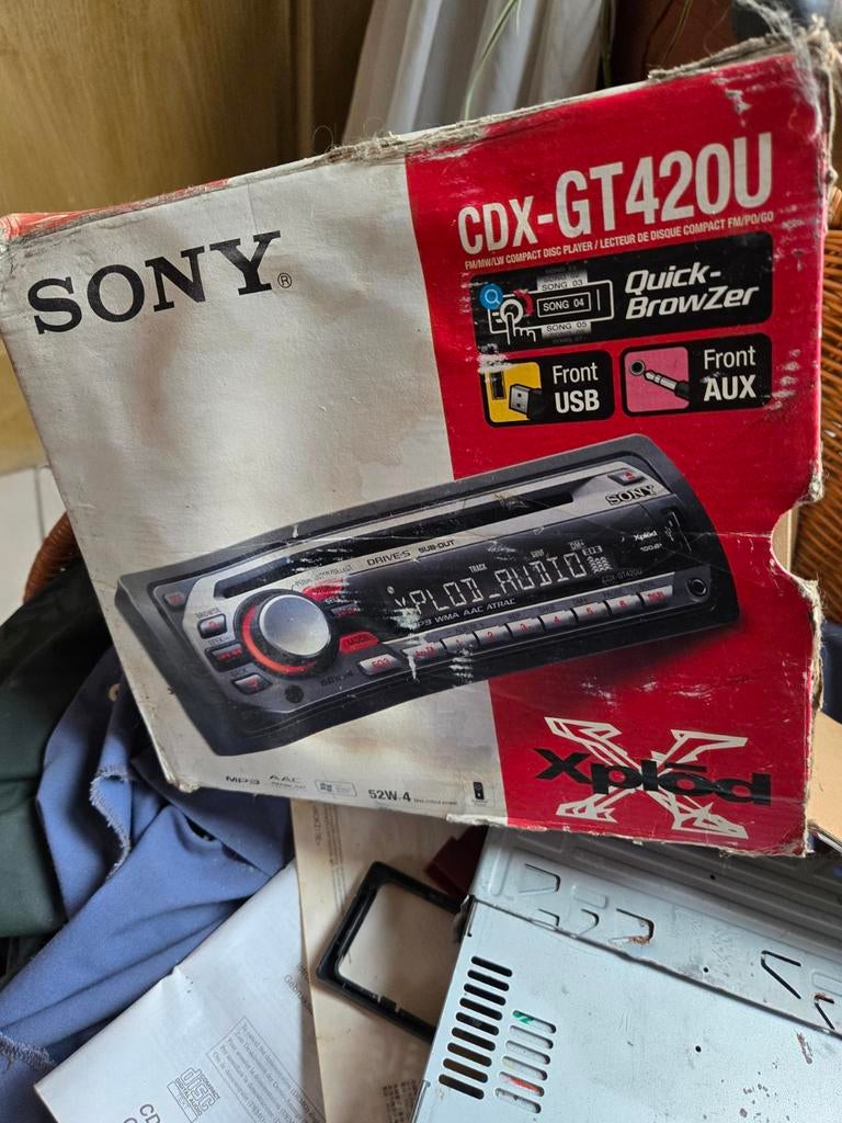 Autoradio cd Sony met luidsprekers 300W., Ophalen, Gebruikt