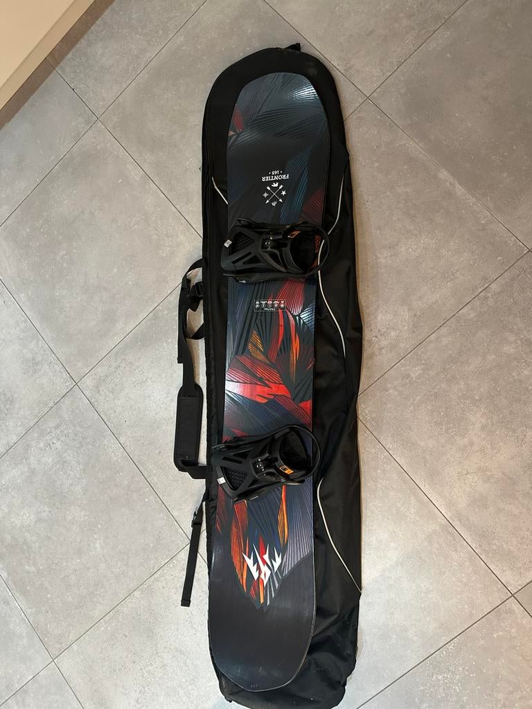 Snowboard jones frontier 165 wide zonder bindingen, Sport en Fitness, Ophalen, Gebruikt, Bindingen