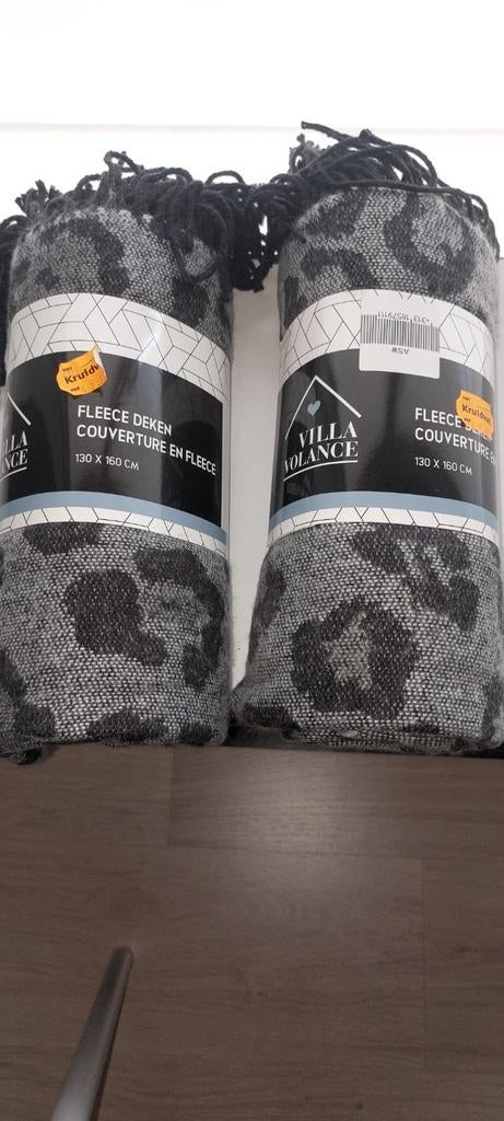 2 nieuwe plaids 130 x 160, Ophalen of Verzenden, Nieuw