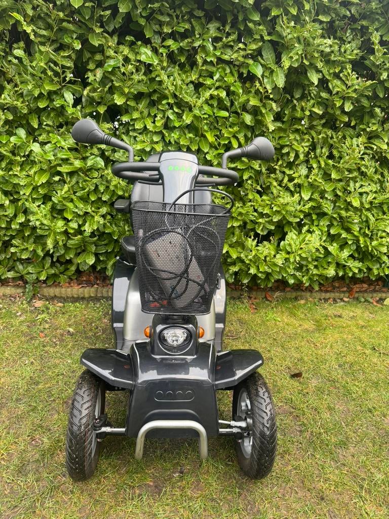 presque neuf Mezzo Invalid Scooter electrique voiturette pr, Enlèvement ou Envoi, Comme neuf