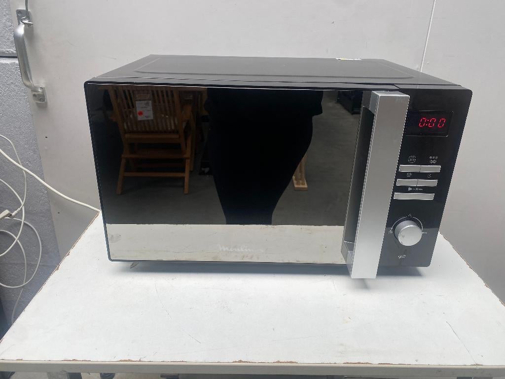 (30) Recente microgolf Moulinex met grill functie, Elektronische apparatuur, Microgolfovens, Ophalen, Zo goed als nieuw, Grill