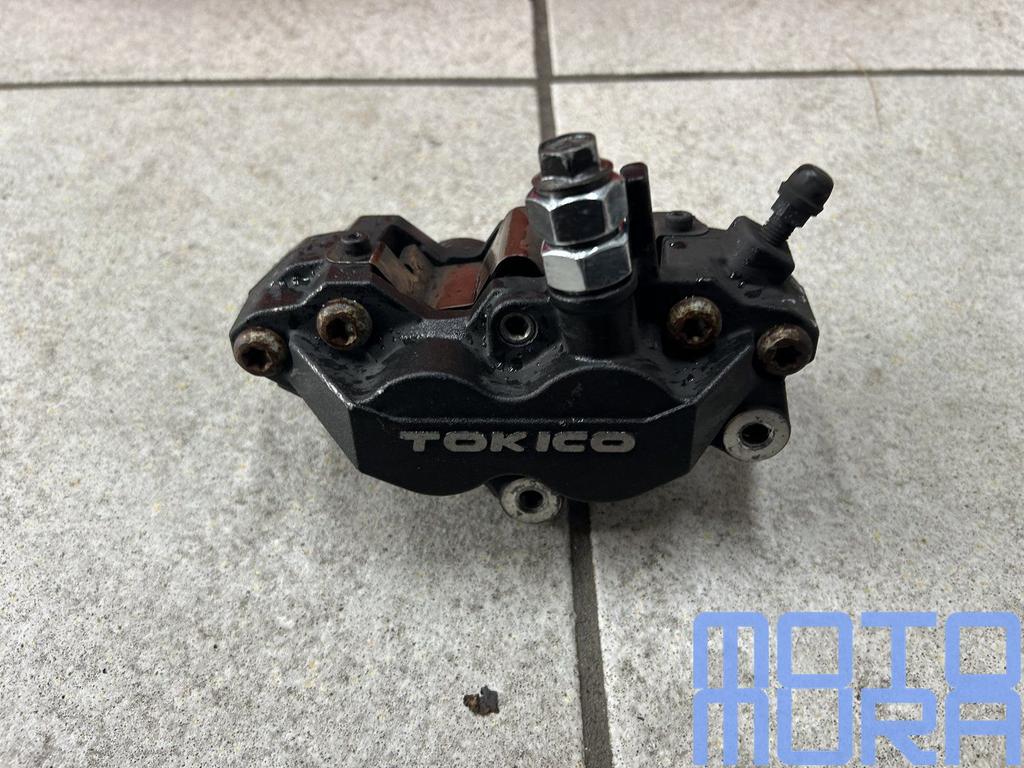 Remklauw rechts voor de Suzuki GSR 600 2006 - 2010 GSR600 re, Motoren, Onderdelen | Suzuki, Gebruikt, -, -, Ophalen of Verzenden