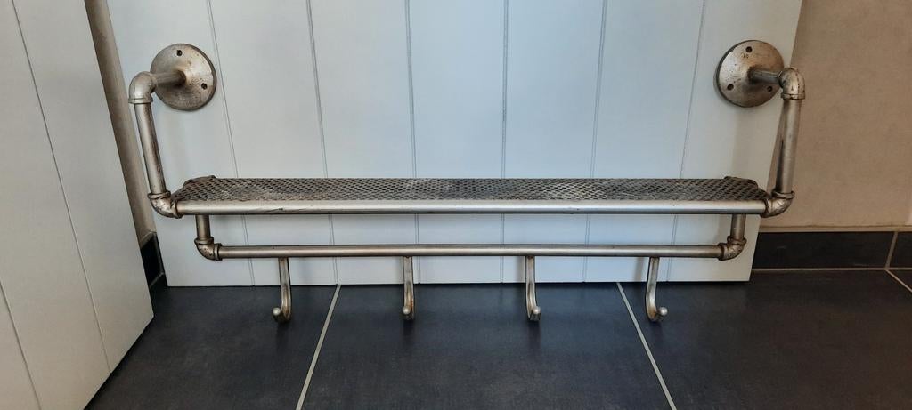 Porte-manteau mural industriel, Enlèvement, Utilisé