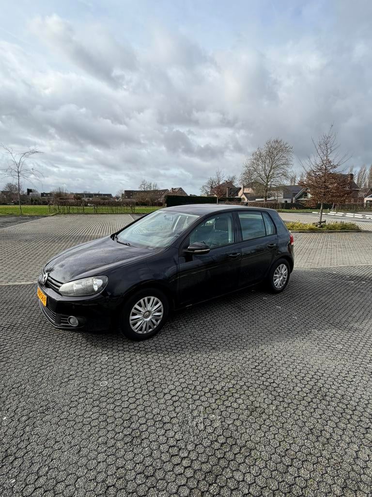 Volkswagen Golf 1.6 TDI Bluemotion, Autos, Volkswagen, Particulier, Golf, ABS, Régulateur de distance, Airbags, Air conditionné