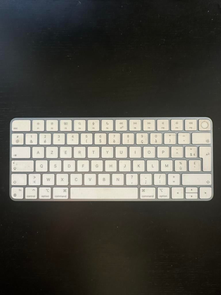 Clavier Apple, Informatique & Logiciels, Claviers, Enlèvement, Comme neuf