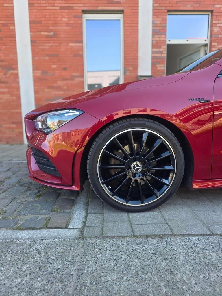 Mercedes 180 benzine 136pk voledig amg45 look, Autos, Mercedes-Benz, Rouge, Achat, Euro 6, 1700 kg