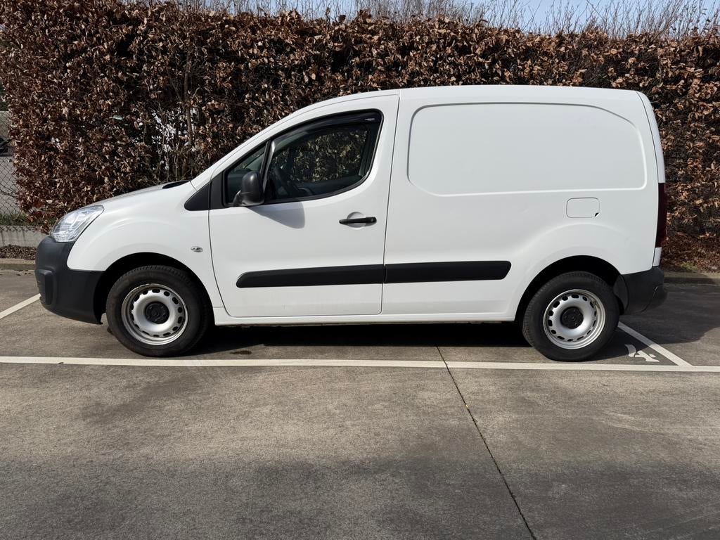 Citroen Berlingo 1.6hdi / 3zit / Amper 98759km, Auto's, Bestelwagens en Lichte vracht, Euro 6, Citroën, Bedrijf, Dealer onderhouden