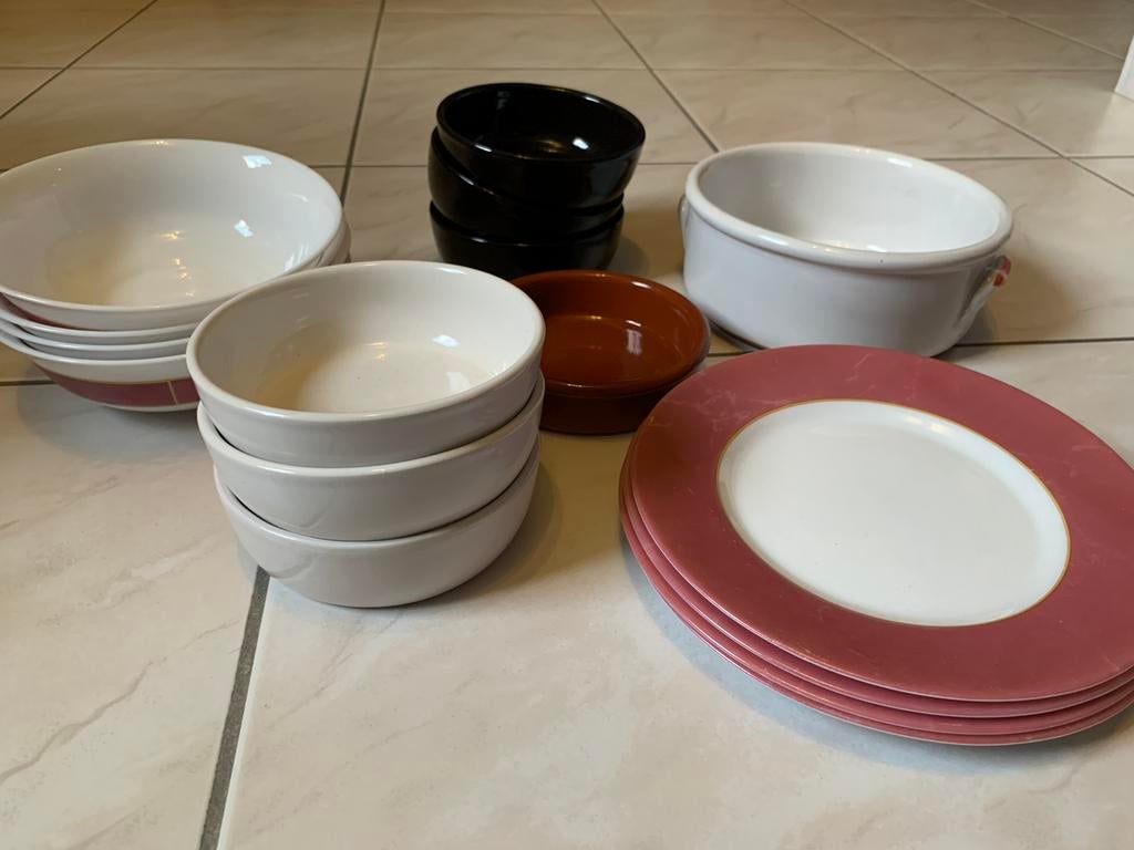 Assiettes et bols (gratuits), Maison & Meubles, Cuisine | Vaisselle, Utilisé, Récipient(s), Enlèvement