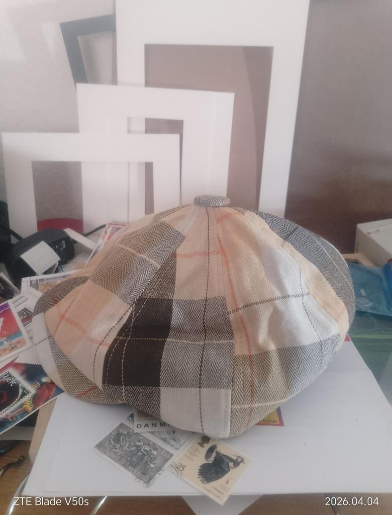 Pet Carré Beige bruin.  55cm-59cm elastisch, Ophalen of Verzenden, Pet