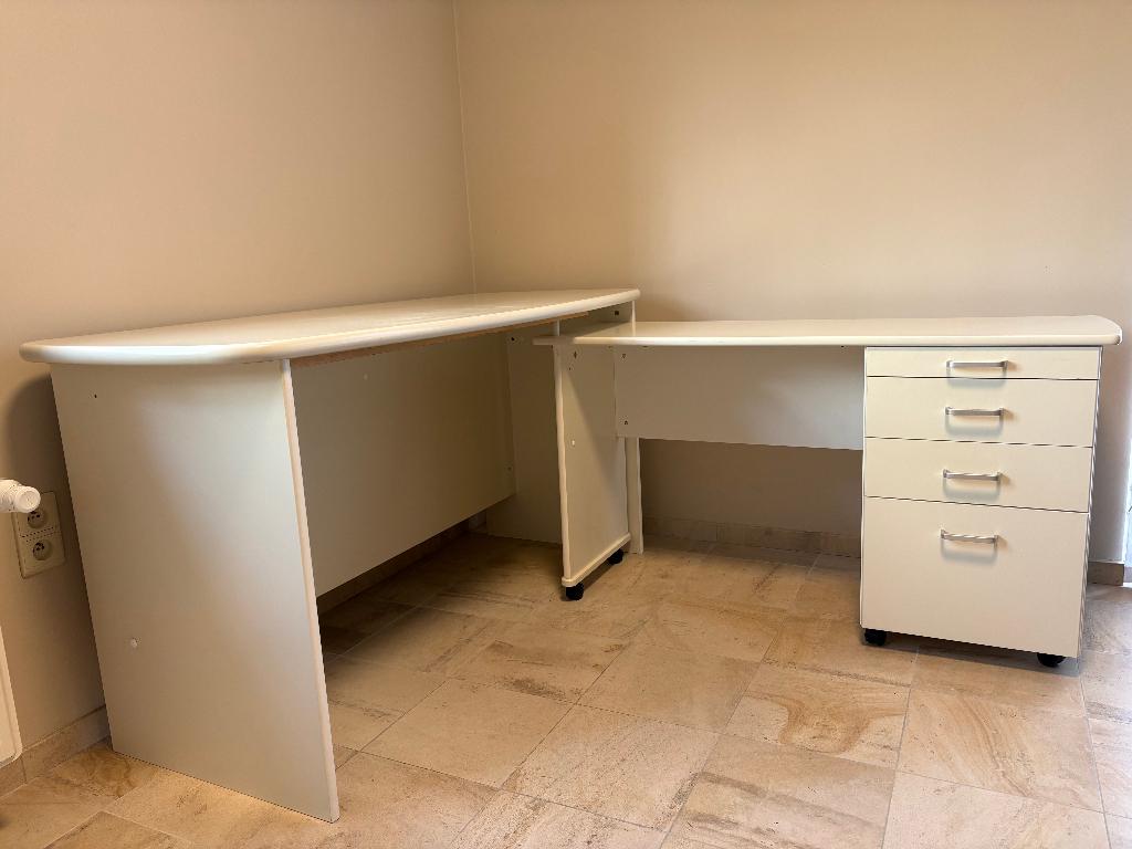 Uitschuifbaar bureau / hoekbureau – stevig – met ladenblok, Ophalen, Met wielen, Gebruikt, Bureau