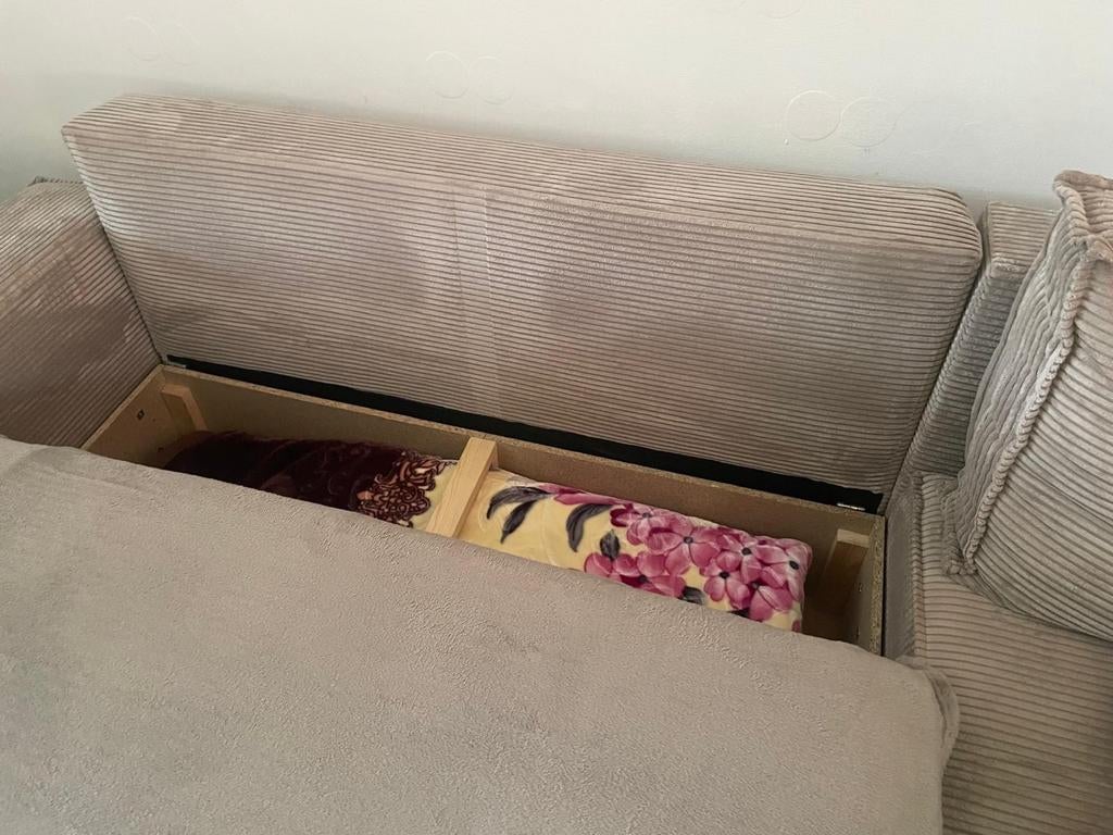 Hoekzetel en poef, Ophalen