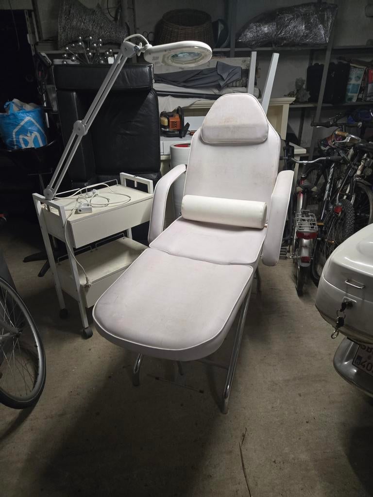 Fauteuil de massage Fauteuil de soin avec table et lampe, Sports & Fitness, Enlèvement