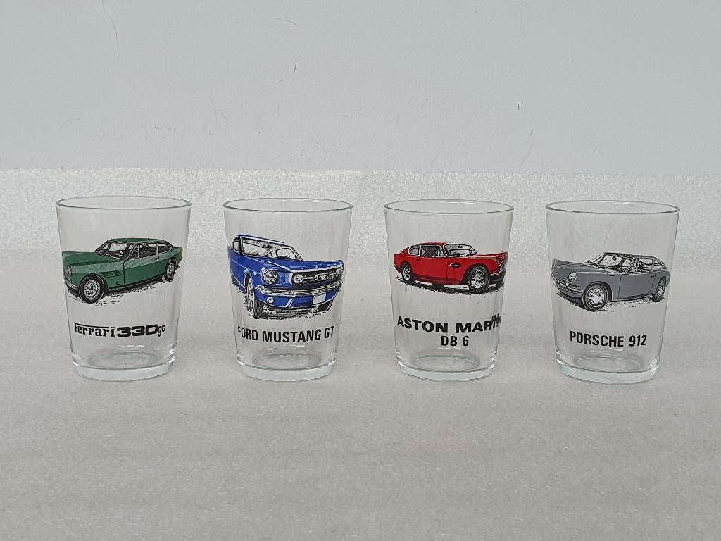 4 verzamelglazen iconische vintage voertuigen, Collections, Verres & Petits Verres, Enlèvement ou Envoi, Utilisé, Autres types