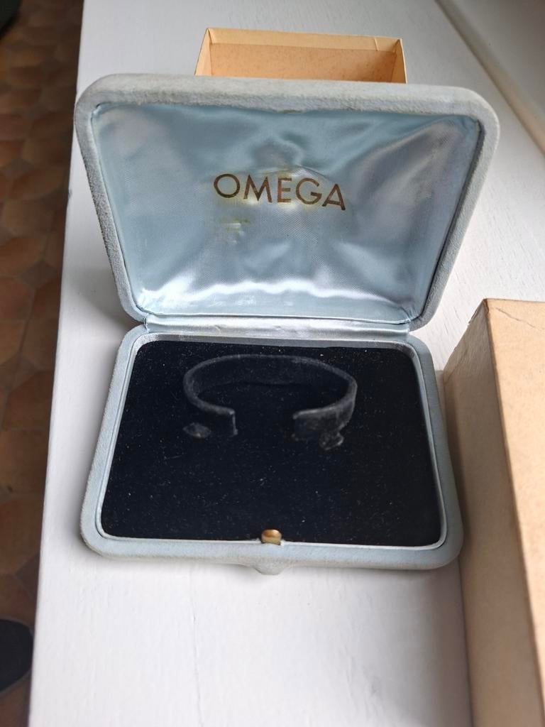 Boîte  montre oméga, Enlèvement ou Envoi