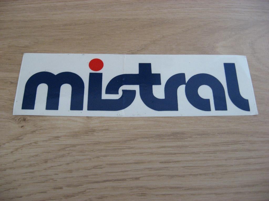 Autocollant Mistral 21 x 6 cm, Collections, Autocollants, Enlèvement ou Envoi, Neuf, Autres types