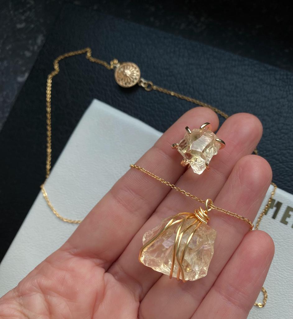 parure jaune citrine naturelle  plaqué or 18k, Bijoux, Sacs & Beauté, Colliers, Neuf, Pierre ou Minéral, Avec pendentif, Jaune