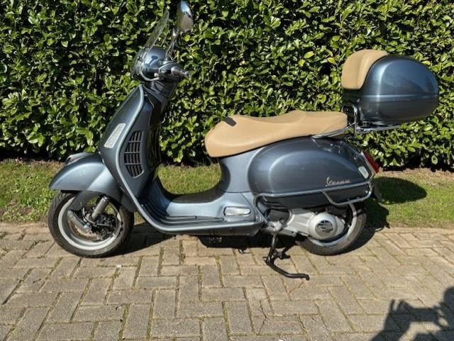 Vespa GTS 250 IE  2016 TOPSTAAT !!, Motoren, Scooter, Bedrijf, Automaat, 1 cilinder