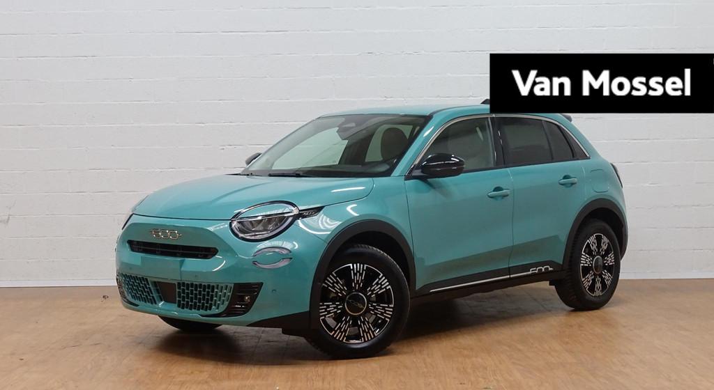 Fiat 600 1.2 Hybrid 145cv DCT La Prima, https://public.car-pass.be/vhr/9d763558-3bd1-4c54-a91e-ffea21992dd2, Stof, 110 g/km, Blauw