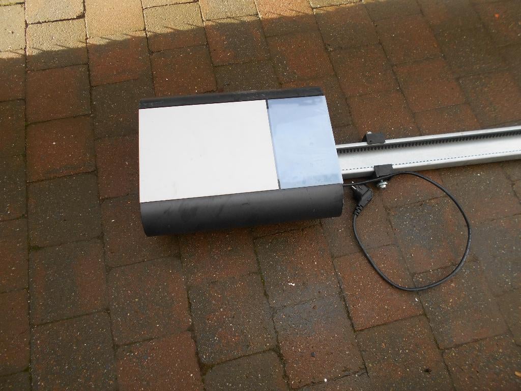 Moteur pour porte de garage 220V+telecommande, Bricolage & Construction, Enlèvement, Comme neuf, Moteur électrique, Moins de 1400 tpm