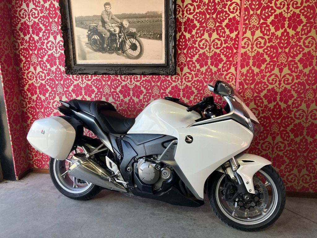 honda VFR 1200 2010 45000km met garantie, Motoren, 4 cilinders, Motorrijbewijs A, Bedrijf, Meer dan 35 kW