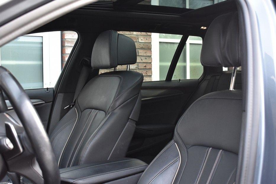 BMW 520 Touring High M Sport /Panodak / tm 2027 service incl, Auto's, BMW, Automaat, 140 g/km, Parkeersensor, Bedrijf