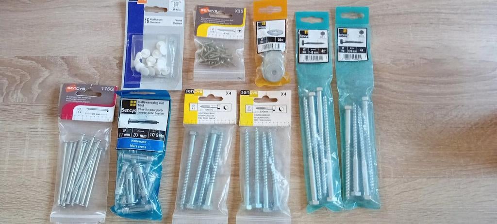 Outillages Sencys.       NEUFS, Bricolage & Construction, Outillage | Outillage à main, Neuf, Enlèvement ou Envoi