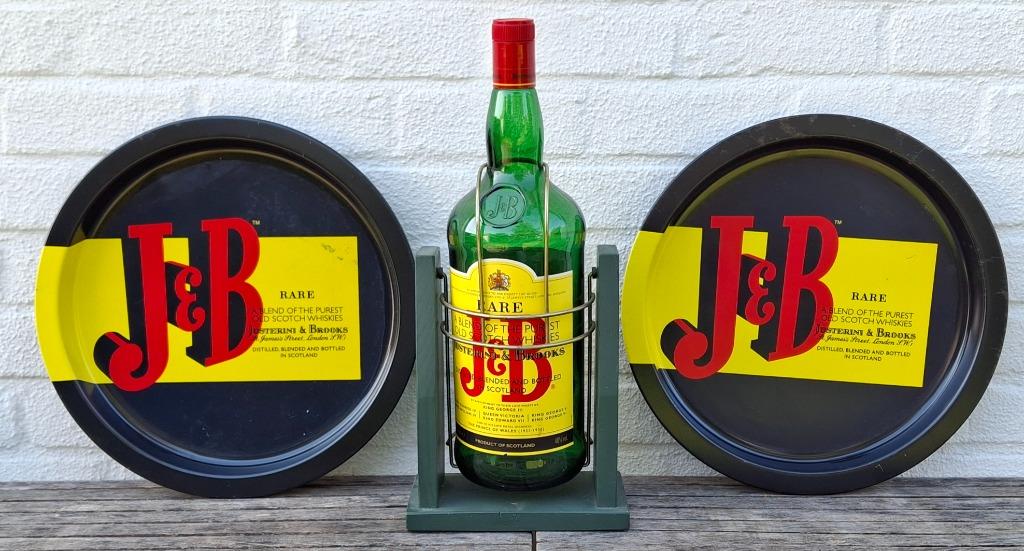 Plateaux à whisky J&B et bouteille XL dans un support, Enlèvement