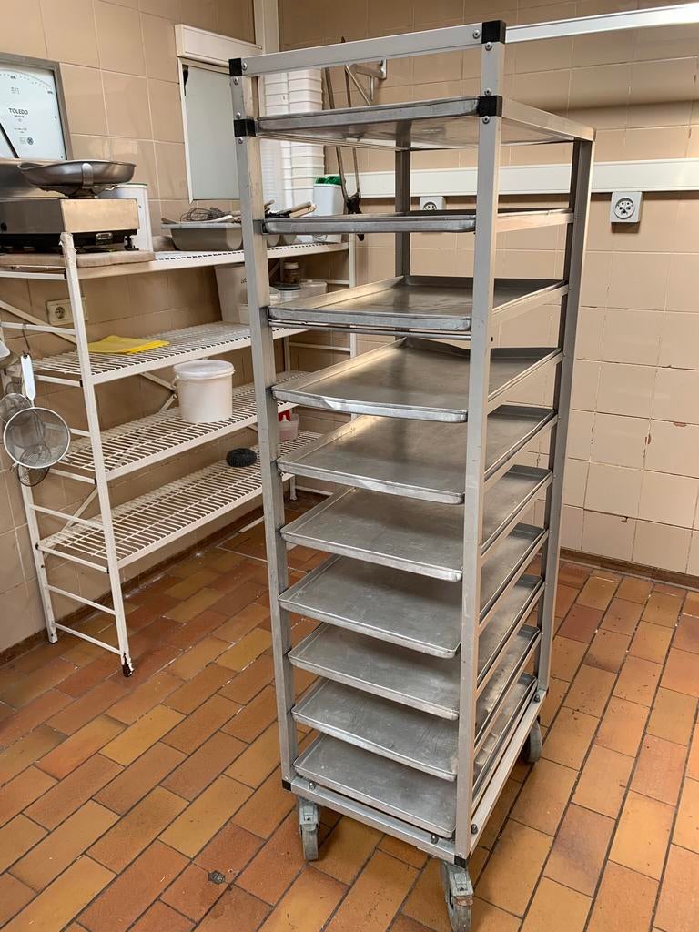 Grand chariot de boucherie-boulangerie, Articles professionnels