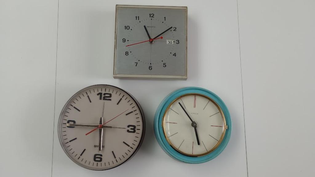 5 vintage klokken : o.a. Adelco , Remington , Junghans, Huis en Inrichting, Woonaccessoires | Klokken, Ophalen of Verzenden, Gebruikt