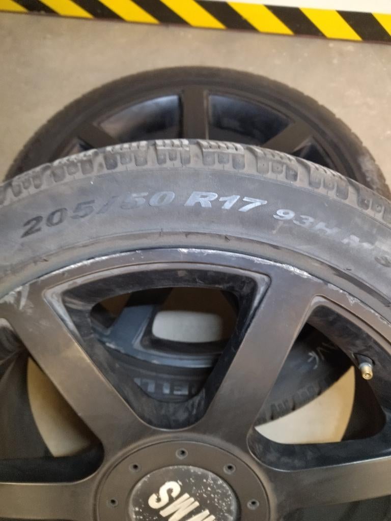 Jantes 17 pouces avec pneus hiver, Pneus hiver, Véhicule de tourisme, 205 mm, Enlèvement