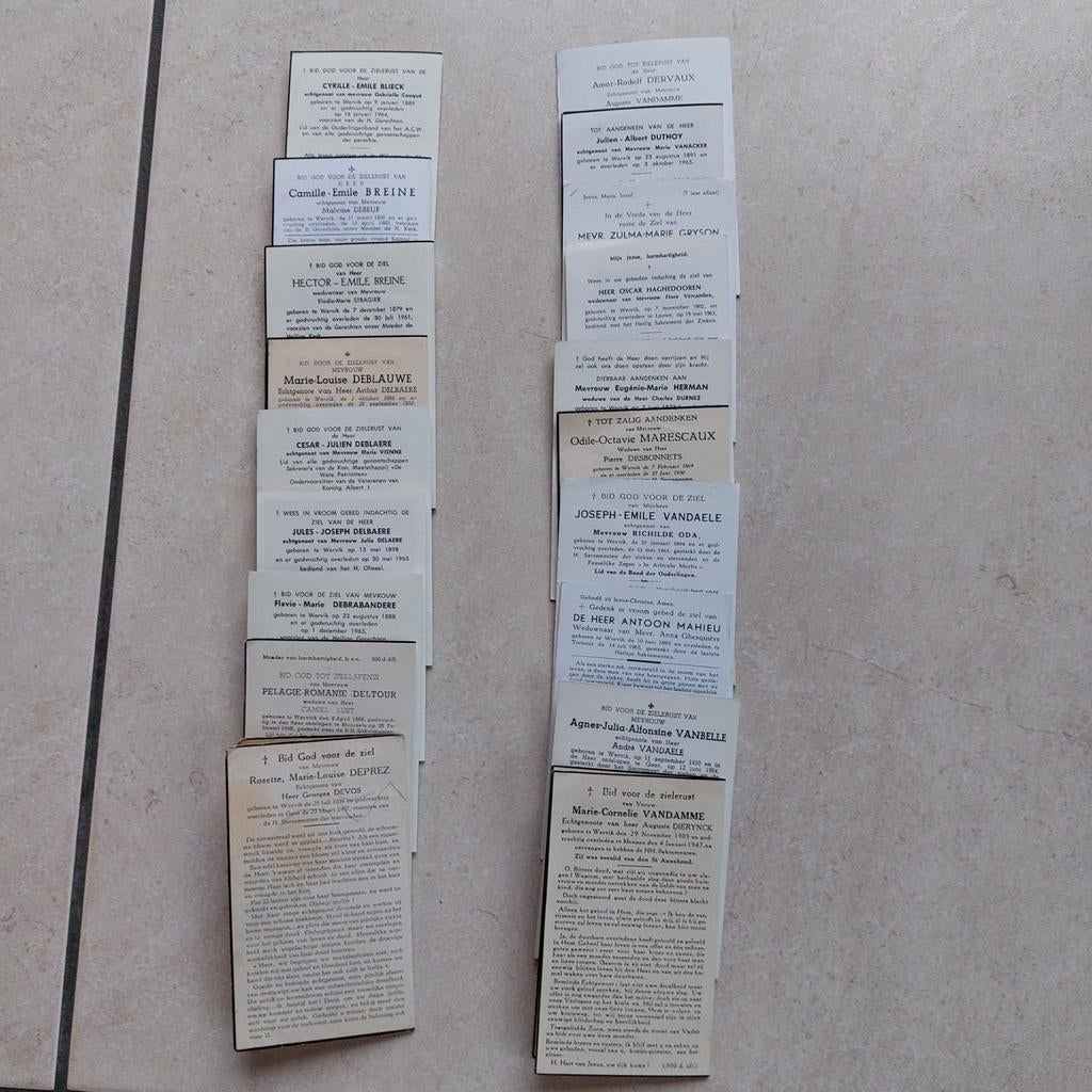 Lot van 19 oude doodsprentjes geboren te Wervik, Enlèvement ou Envoi