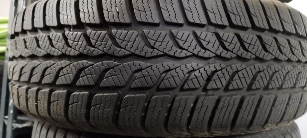 4 pneus hiver 185/65/14" état neuf (Uniroyal), Enlèvement