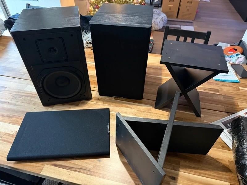 Enceintes Realistic MC-2800 + pieds – Très bon état + boîte, Autres marques, Moins de 60 watts, Enlèvement ou Envoi, Utilisé